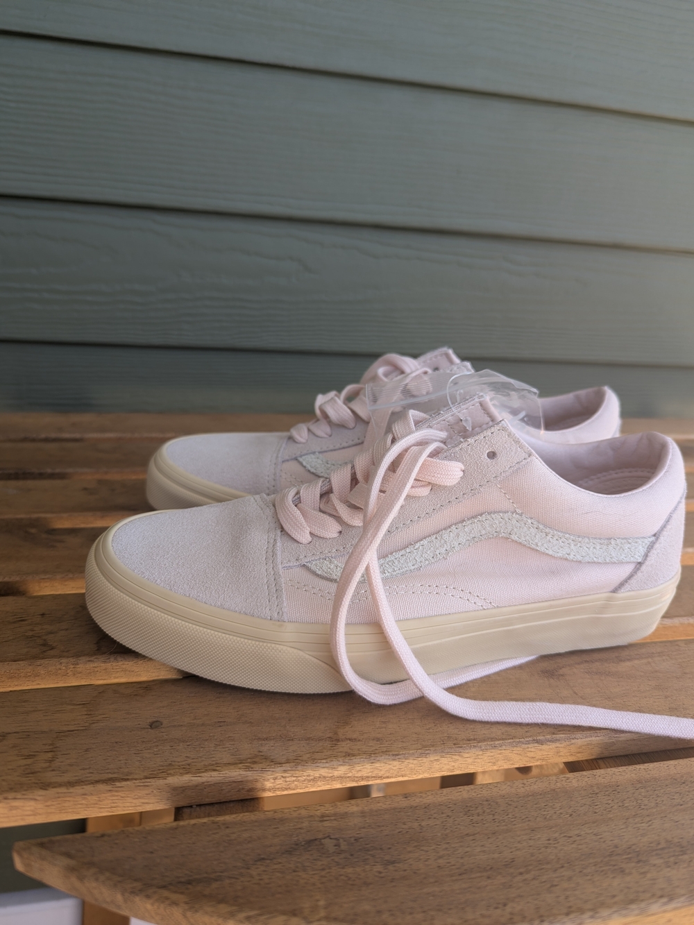 Vans Old Skool Low-Top Sneakers in Pink biscotti